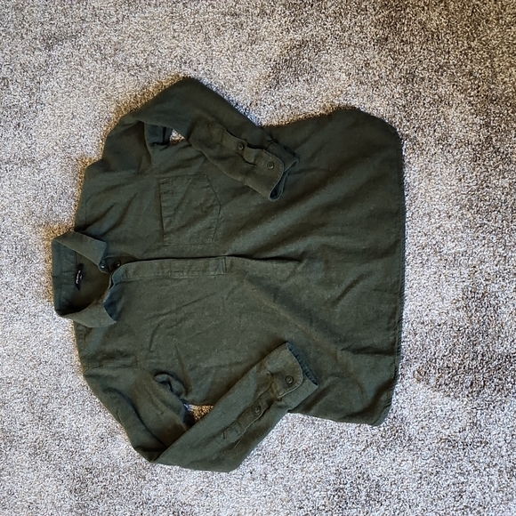 Madewell- ex boyfriend button back shirt - Picture 3 of 5